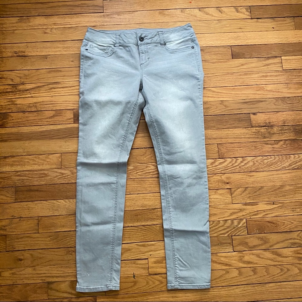 Maurices light grey jeggings